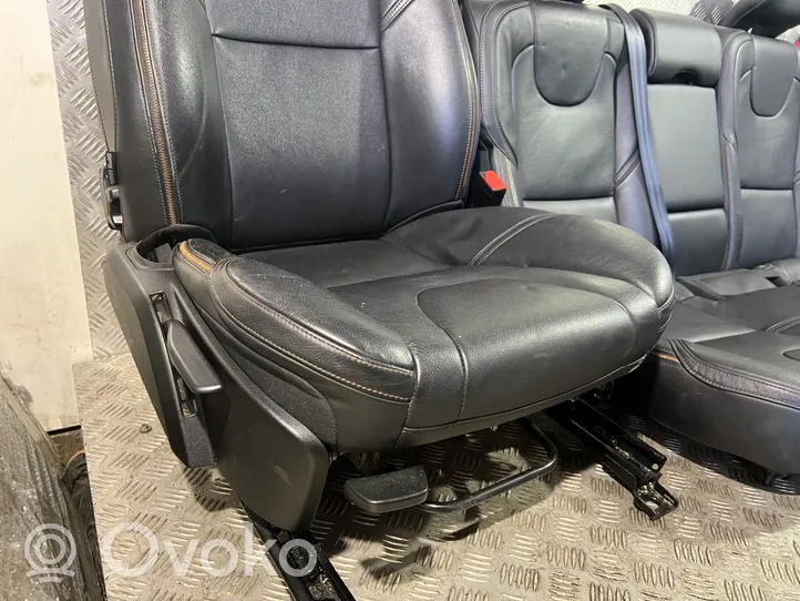 Volvo V40 Cross country Seat set 