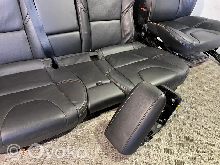 Volvo V40 Cross country Seat set 