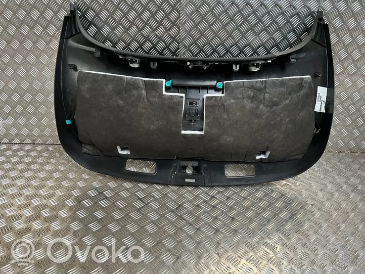 Tesla Model S Takaluukun koristelista 100923700E