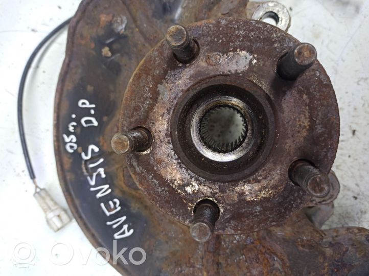 Toyota Avensis T250 Front wheel hub 