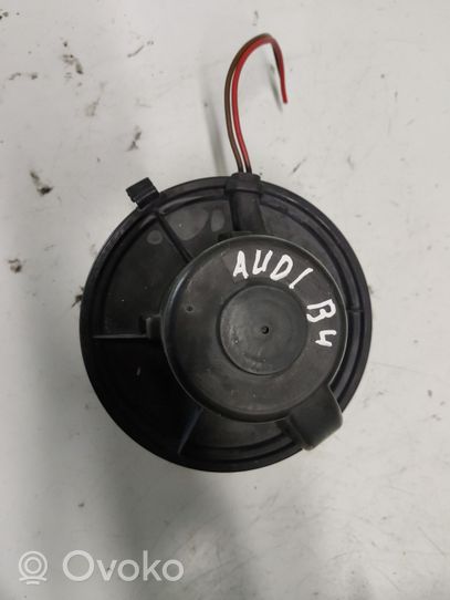 Audi 80 90 S2 B4 Ventola riscaldamento/ventilatore abitacolo 893819021