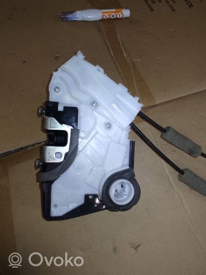 Honda CR-V Front door lock L88-11110