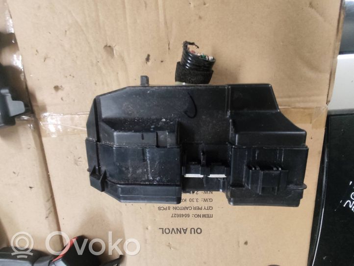 Honda CR-V Skrzynka bezpieczników / Komplet T1GE010