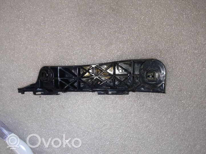 Toyota RAV 4 (XA30) Supporto di montaggio del parafango 42021