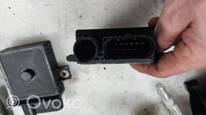 BMW X5 E70 Przekaźnik / Modul układu ogrzewania wstępnego 0002996841