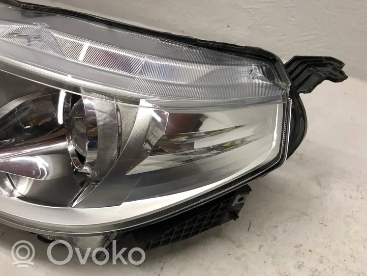 Suzuki Vitara (LY) Lampa przednia 100-18097