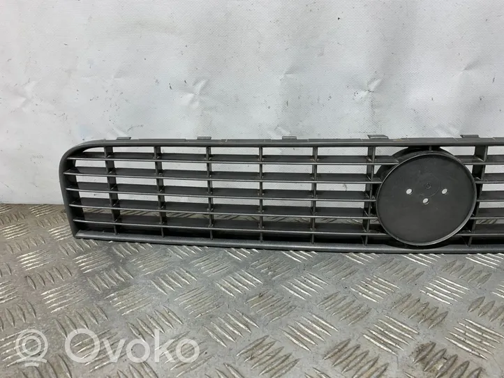 Fiat Grande Punto Atrapa chłodnicy / Grill 735335775