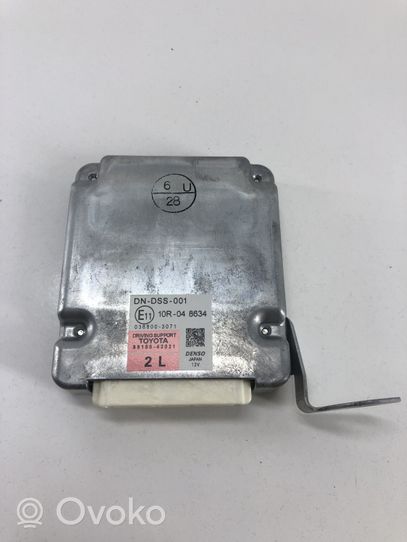 Toyota RAV 4 (XA40) Kruīza kontroles vadības bloks 8815042021