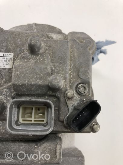 Toyota RAV 4 (XA40) Kompresor / Sprężarka klimatyzacji A/C 0422000533