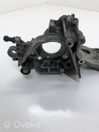 Volkswagen Tiguan Halterung Lichtmaschine 04L903143D