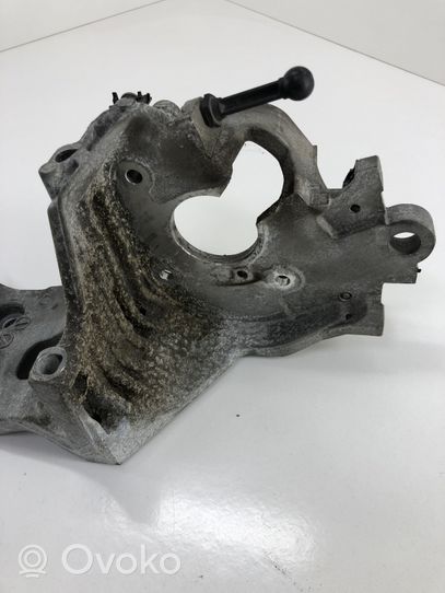 Audi A6 S6 C7 4G Staffa di montaggio del compressore dell’A/C 04L903143D