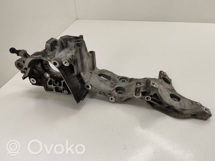 Volkswagen Golf VII Generator/alternator bracket 04L903143B