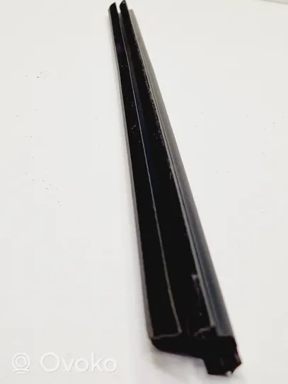 Citroen C4 II Apdares gumija (pie loga rūts) 