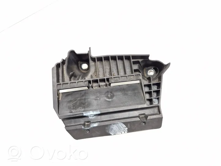 Ford Mondeo MK V Muu moottoritilan osa DG9310663B