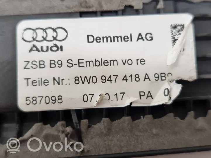 Audi A4 S4 B9 Etuoven kynnyksen suojalista 8W0947418A