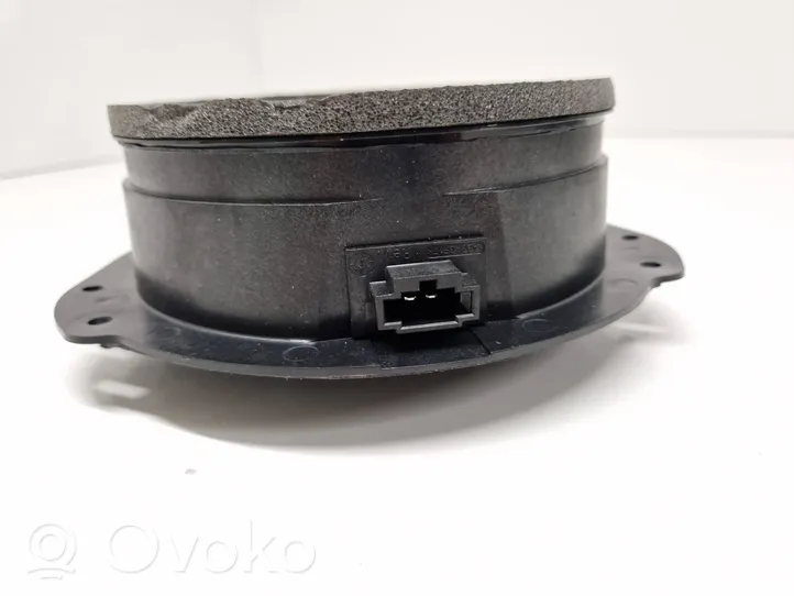 Audi A4 S4 B9 Takaoven kaiutin 8W5035411