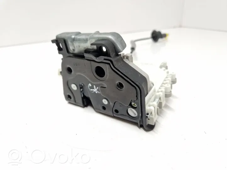 Audi A4 S4 B9 Etuoven lukko 8X0839015E