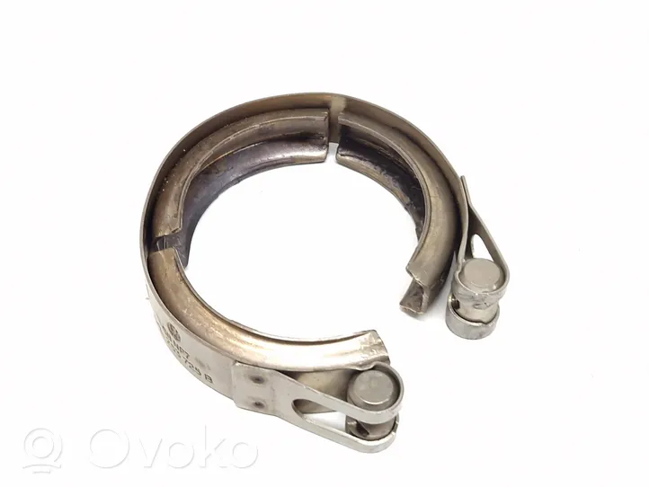 Audi A4 S4 B9 Muffler pipe connector clamp 04L253725B