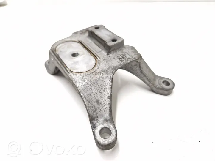 Audi A4 S4 B9 Supporto di montaggio scatola del cambio 8W0399118C