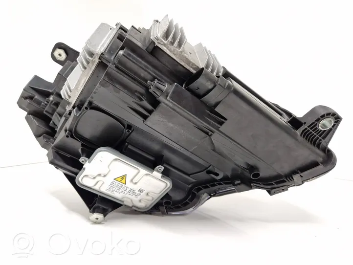 Mercedes-Benz CLS C218 X218 Lampa przednia A2188202159