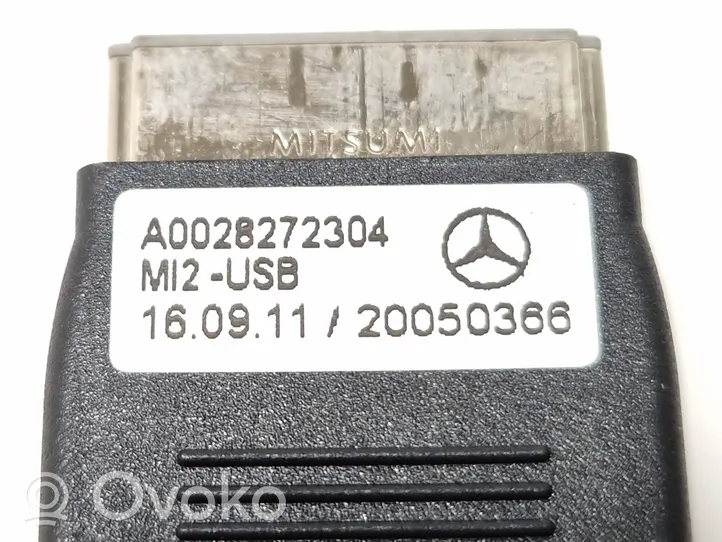 Mercedes-Benz CLS C218 X218 Gniazdo / Złącze USB A0028272304