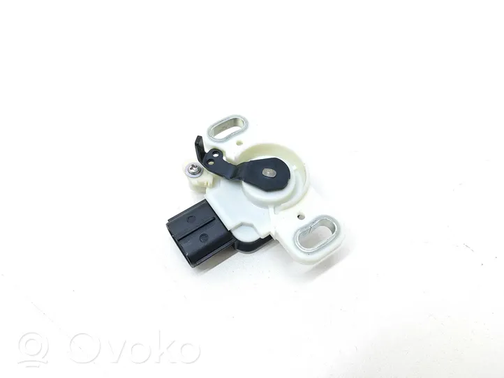 Toyota RAV 4 (XA40) Brake pedal sensor switch 8951033030