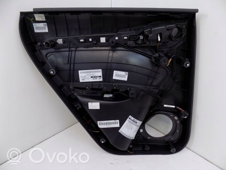 Audi Q3 8U Takaoven verhoilu 8U0867306