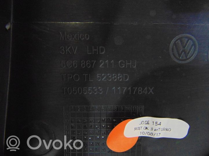 Volkswagen Jetta VI Apmušimas galinių durų (obšifke) 5C6867211A