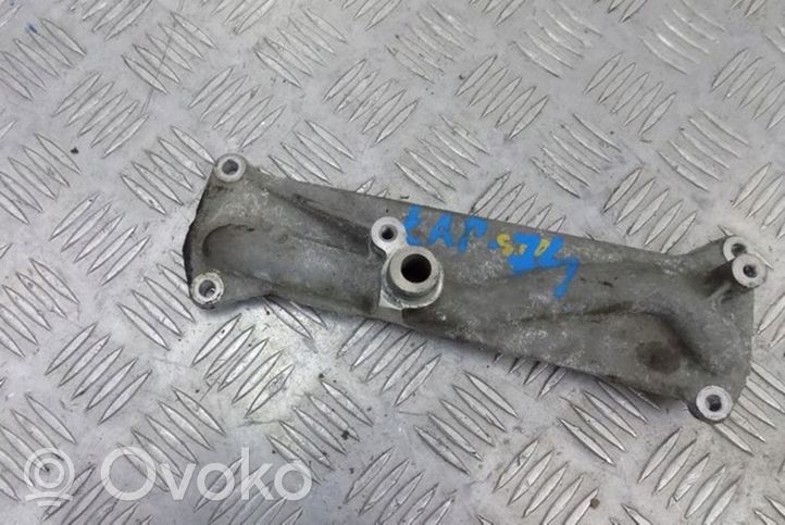 Audi A7 S7 4G EGR-venttiilin/lauhduttimen kiinnike 059131685D