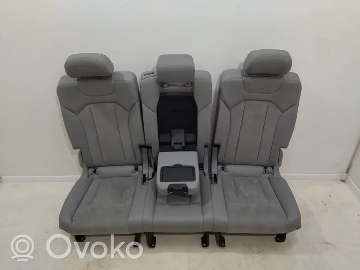 Audi Q7 4M Second row seats 