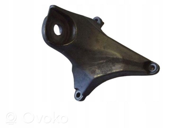 Audi A8 S8 D3 4E Supporto di montaggio scatola del cambio 4E0399113AM