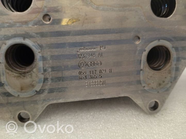 Audi A8 S8 D3 4E Radiatore dell’olio del motore 059117021H