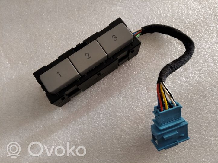 Volkswagen Touareg I Garage door switch 7L6959673B