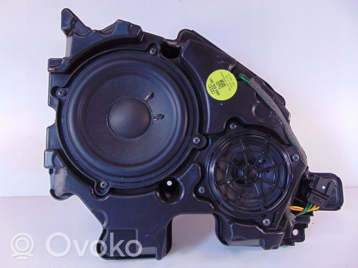 Audi Q7 4M Garsiakalbis (-iai) galinėse duryse 4M0035301