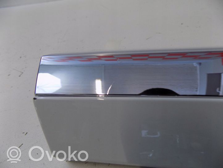 Volkswagen Arteon Takaoven lista (muoto) 3G8853991B