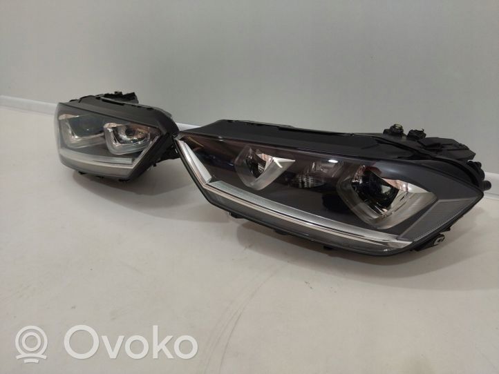 Volkswagen Golf Sportsvan Lampy przednie / Komplet 517941033A