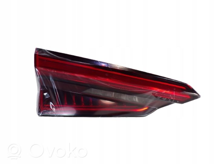 Audi A5 Luci posteriori del portellone del bagagliaio 8W6945093