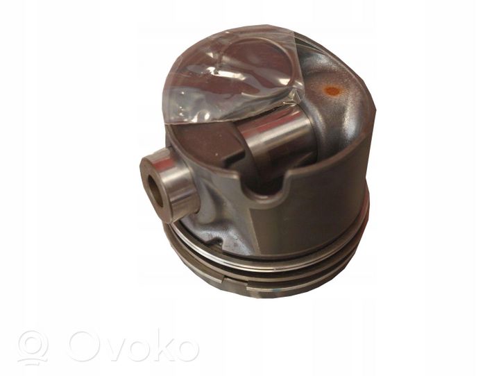 Audi A6 S6 C4 4A Piston 028107065BT