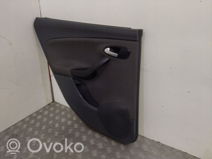 Seat Altea XL Apmušimas galinių durų (obšifke) 5P8867211