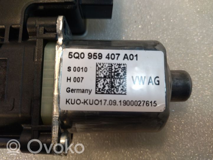 Volkswagen Golf VII Front door window regulator motor 5Q0959407