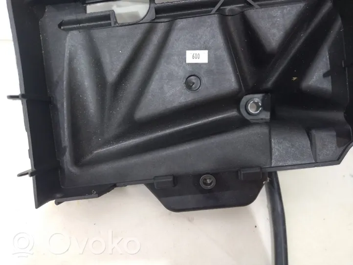 Volkswagen Polo V 6R Support boîte de batterie 6R0915331