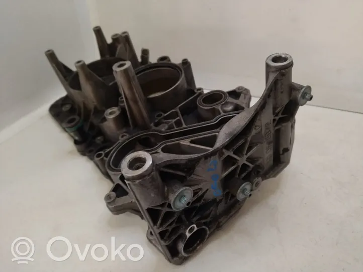 Audi A8 S8 D3 4E Supporto di montaggio del filtro dell’olio 057115401