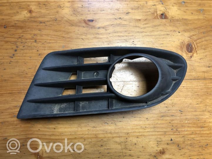 Volkswagen Golf Plus Grille antibrouillard avant 5M0853666B