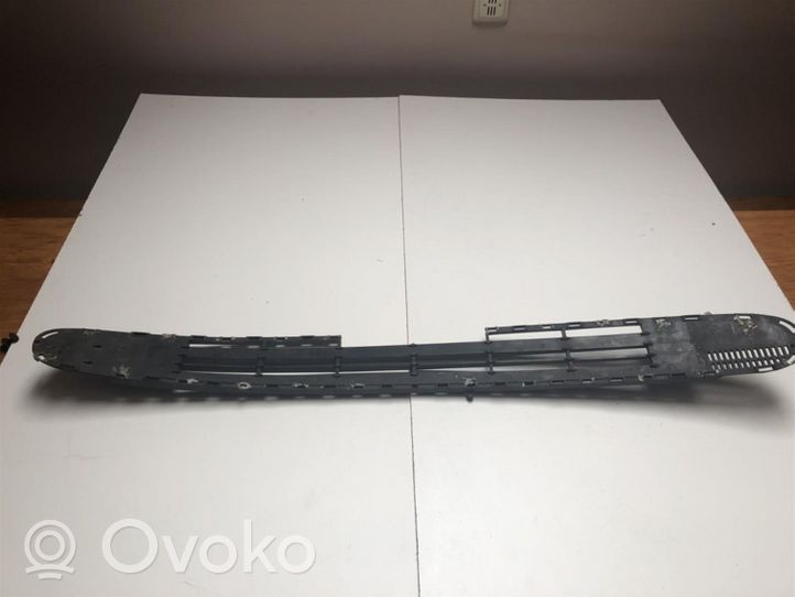 Opel Vectra B Front bumper lower grill 90464533