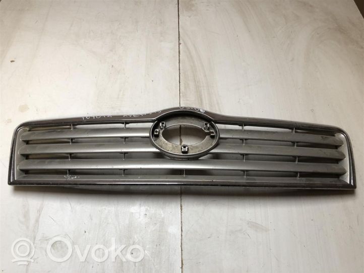 Toyota Avensis T250 Grille calandre supérieure de pare-chocs avant 5311405060