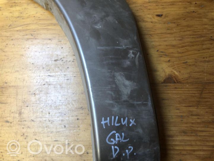 Toyota Hilux (AN10, AN20, AN30) Listwa błotnika tylnego 