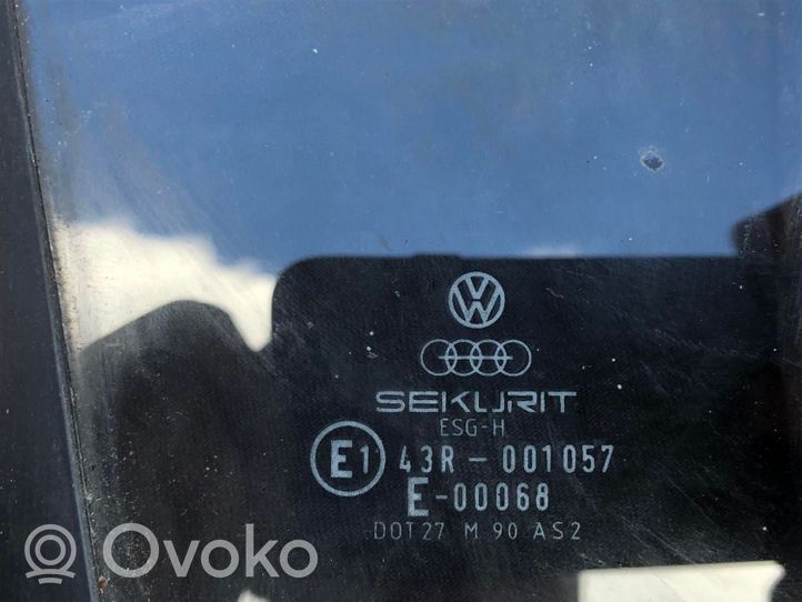 Volkswagen Golf II Mažasis "A" priekinių durų stiklas (keturdurio) 