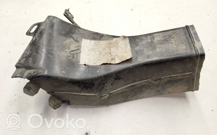 BMW 7 E38 Brake cooling air channel/duct 51118150764