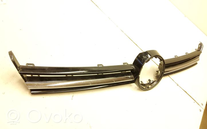 Volkswagen Golf VII Maskownica / Grill / Atrapa górna chłodnicy 5G0853655L