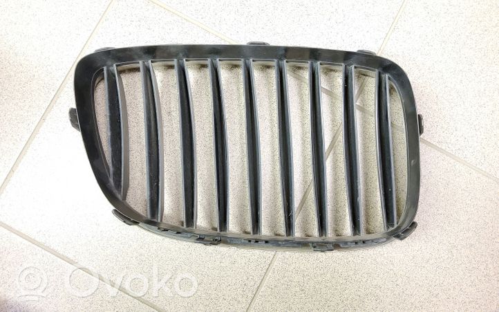 BMW 5 GT F07 Grille calandre supérieure de pare-chocs avant 51137200169